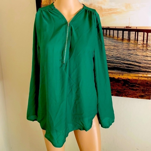 Dresses & Skirts - Women’s long sleeve t-shirt size L